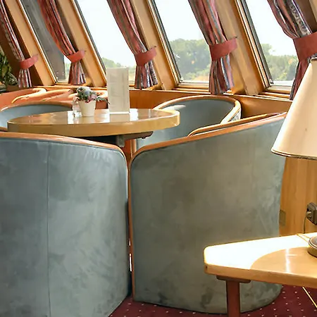 Messeship Mv Esmeralda *